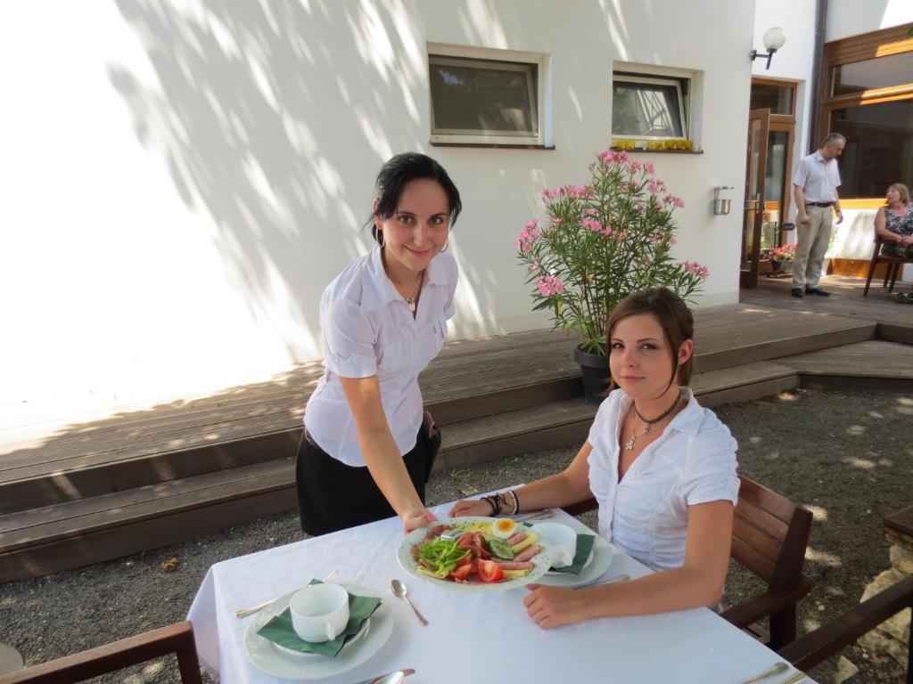 Hotel Zur Post Illmitz Dış mekan fotoğraf