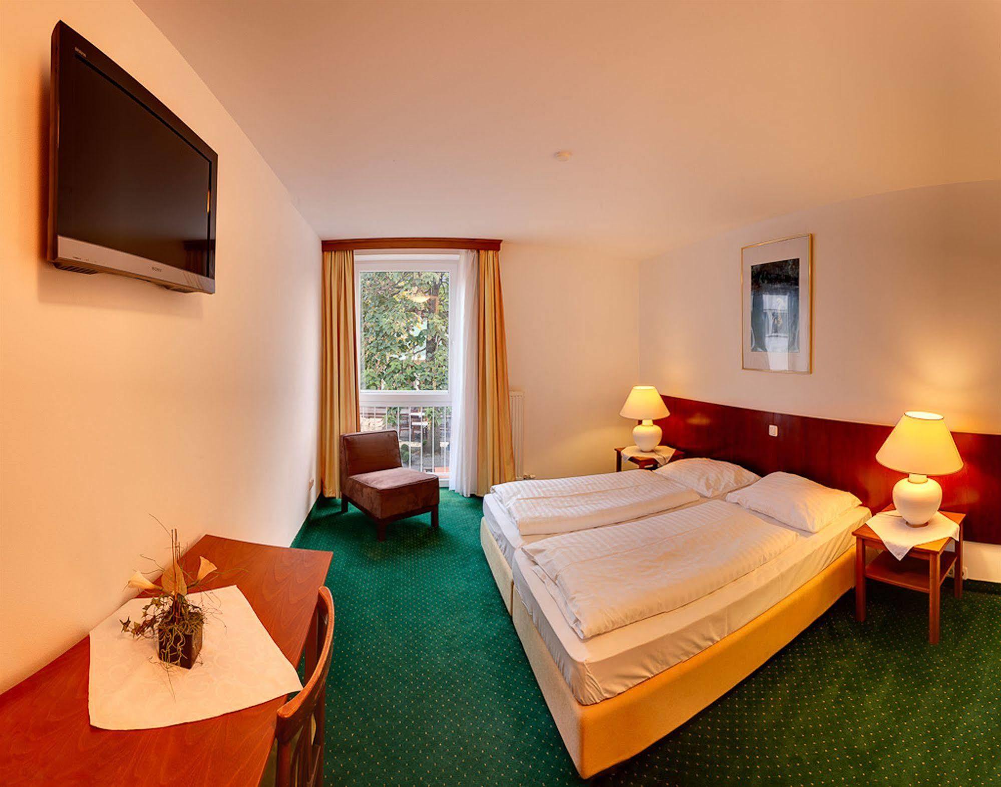 Hotel Zur Post Illmitz Dış mekan fotoğraf